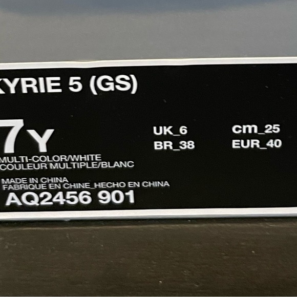 Nike Kyrie 5 mid youth size 7 black - Picture 2 of 7